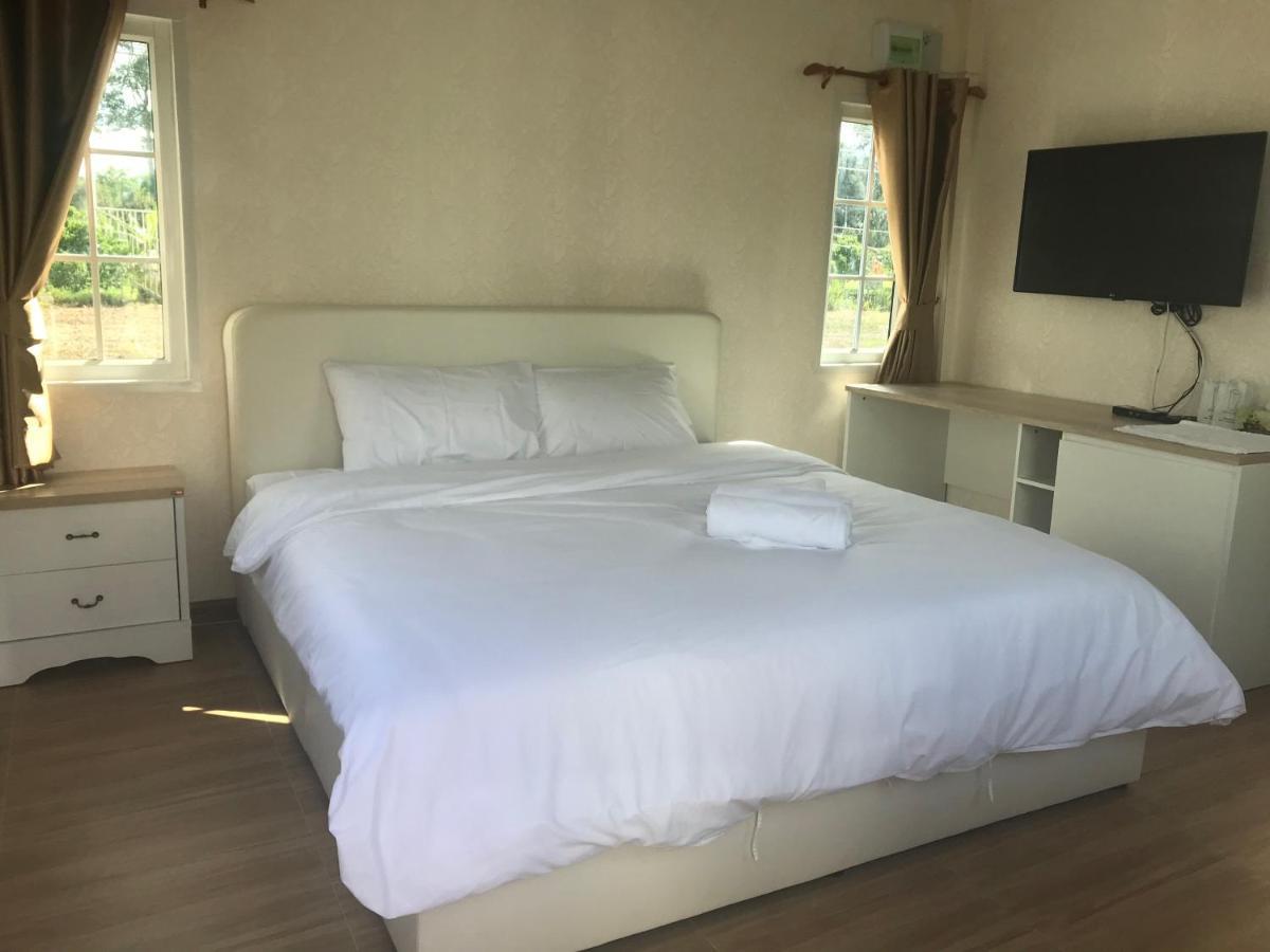 Evie Mae Resort Ban Cha-om Exterior photo